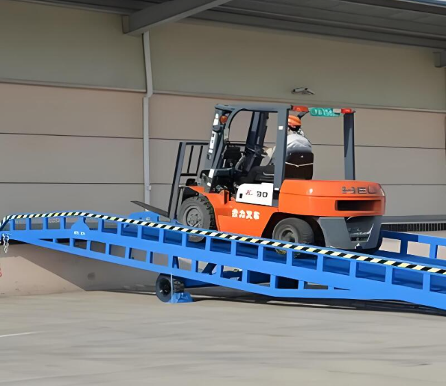 向阳移动式卸货平台（叉车用）